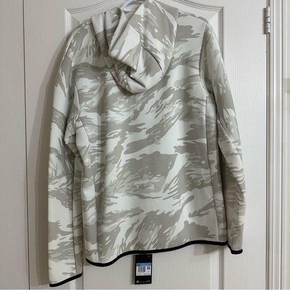 Nike tech fleece top - Picture 3 of 3